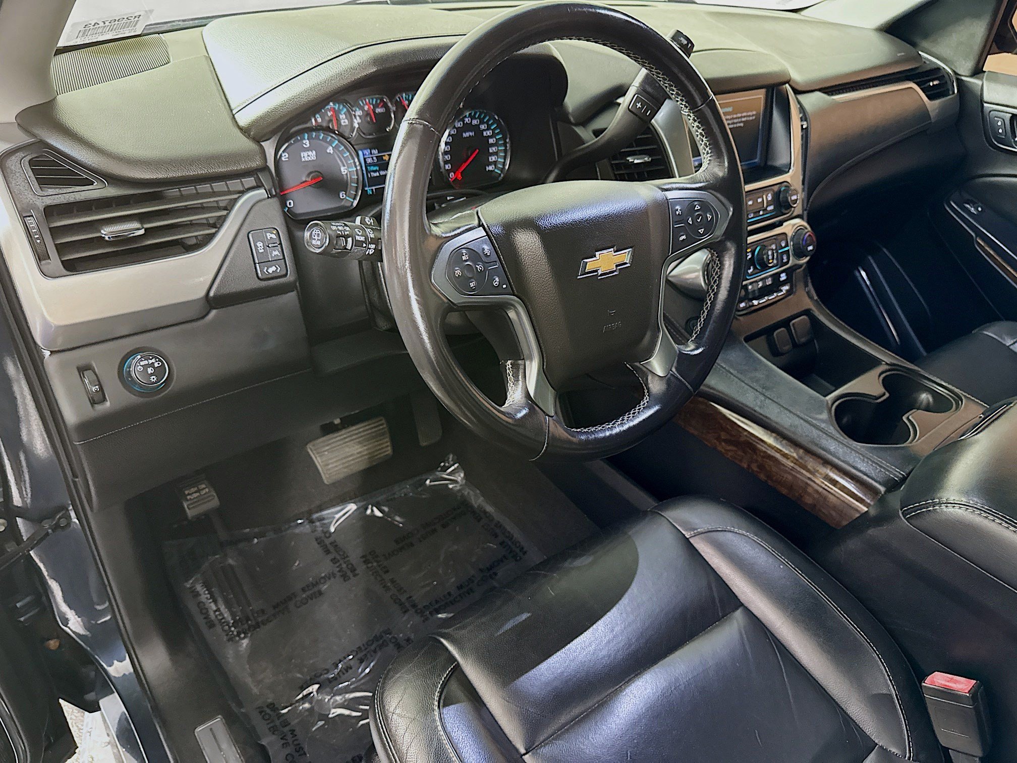 Used 2020 Chevrolet Suburban LT w/ Luxury Package RWD image 22
