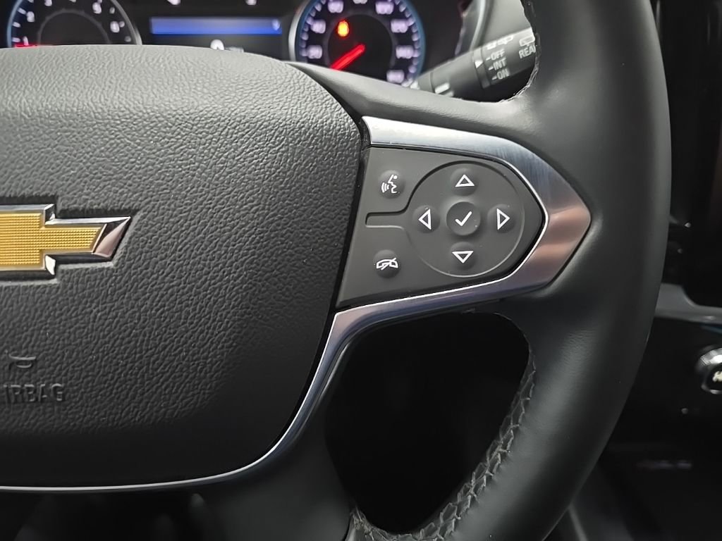 Used 2023 Chevrolet Traverse LT image 20