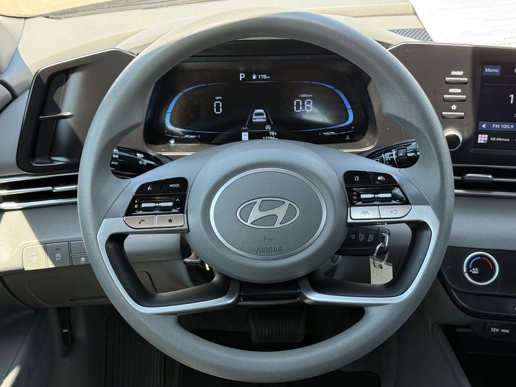Used 2024 Hyundai Elantra SE FWD image 18