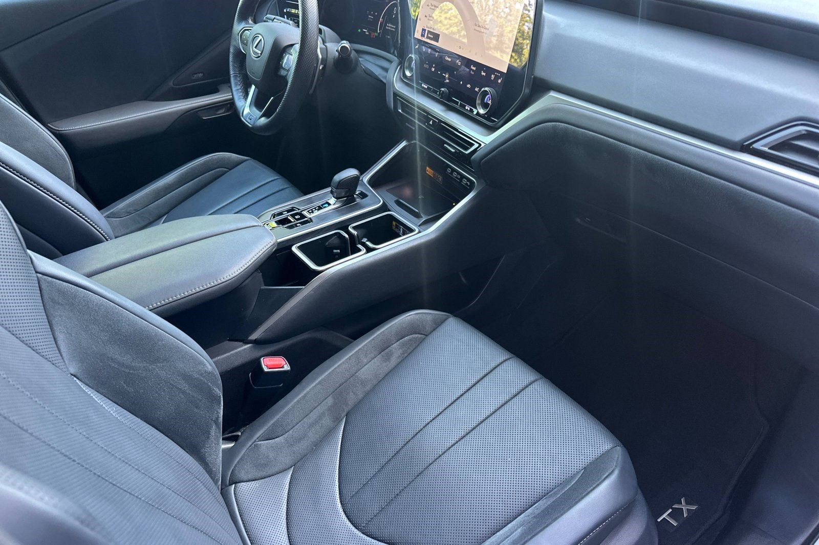 Certified 2025 Lexus TX 500h AWD w/ Technology Package image 21
