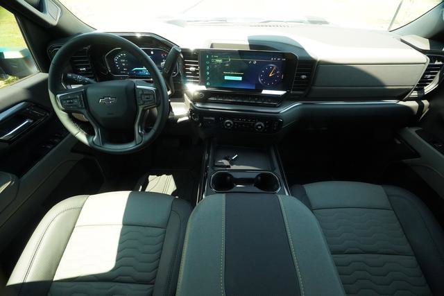 Used 2026 Chevrolet Silverado 2500 ZR2 AWD/4WD image 14