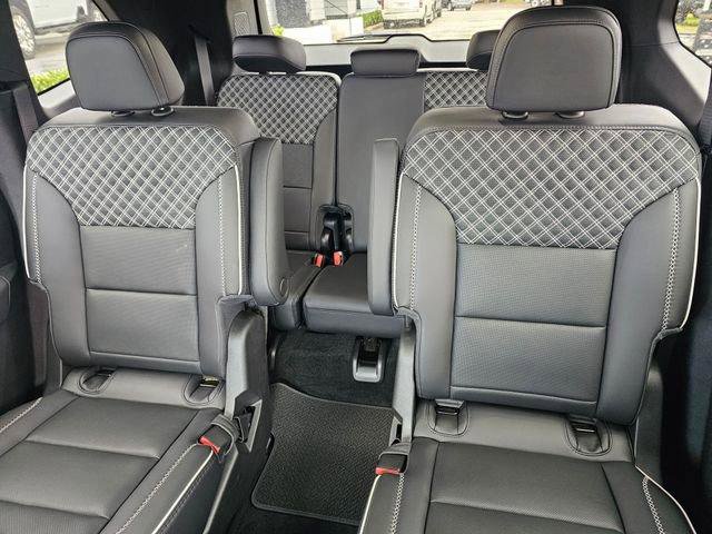New 2026 GMC Acadia Denali w/ Super Cruise Package FWD image 16