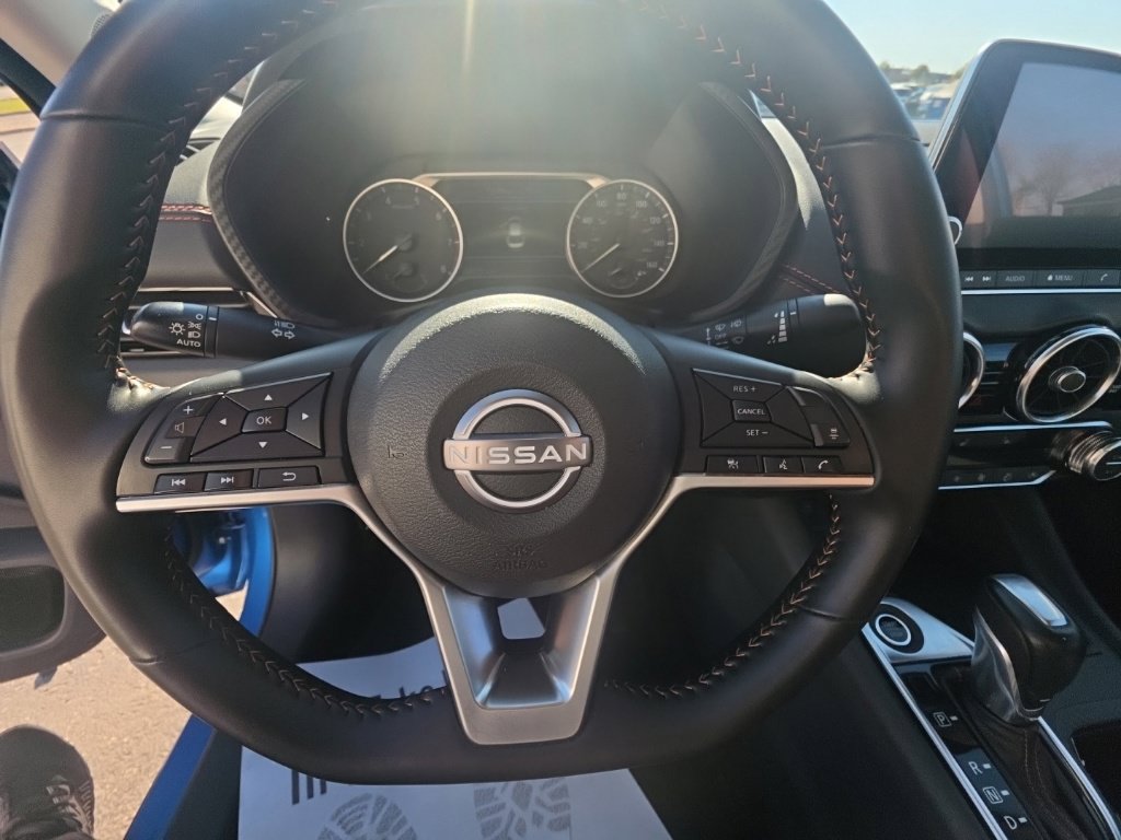 Used 2025 Nissan Sentra SR FWD image 15