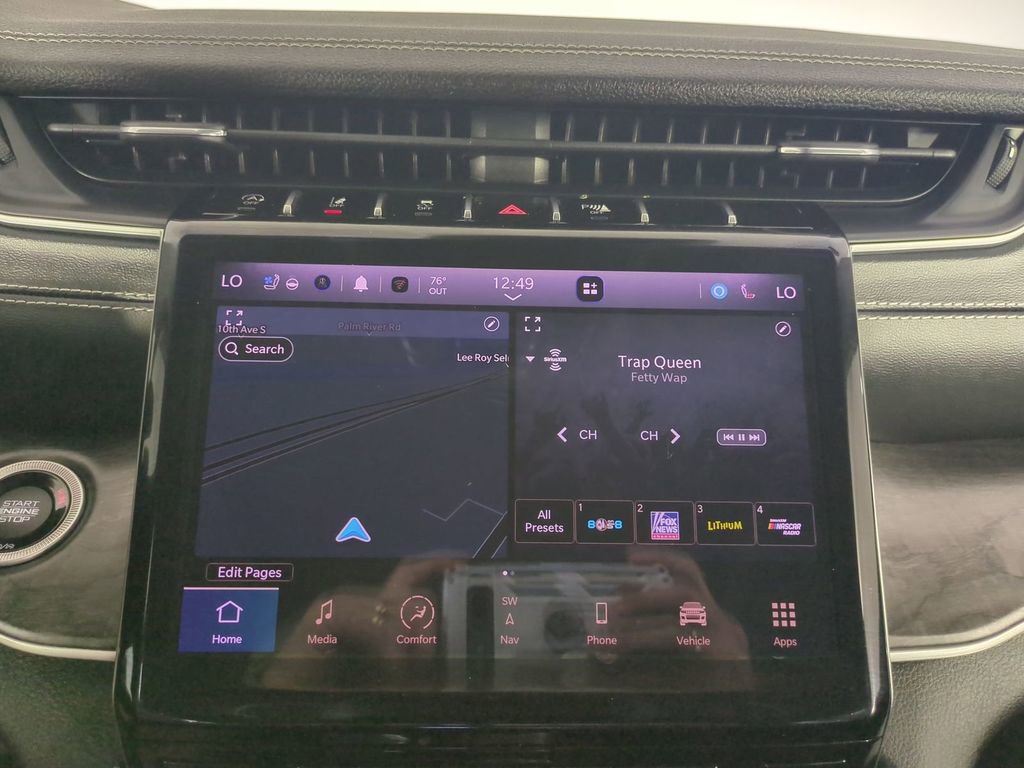 Used 2023 Jeep Grand Cherokee Limited w/ Luxury Tech Group II AWD/4WD image 21