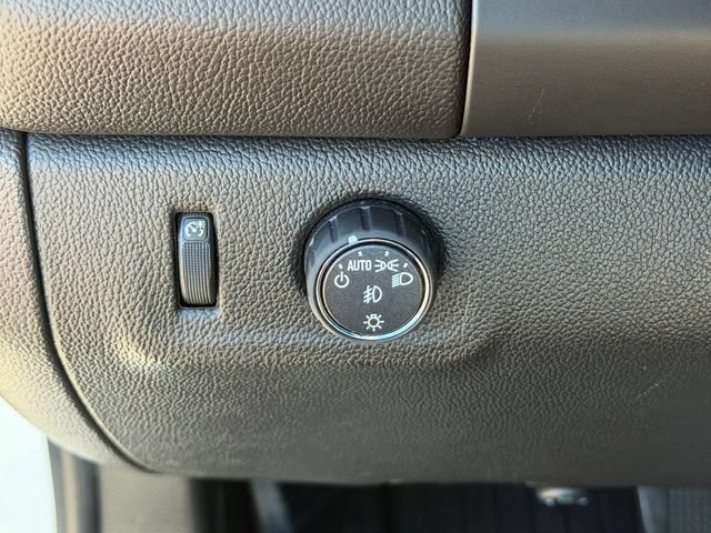 Used 2017 Chevrolet Colorado LT w/ LT Convenience Package RWD image 12