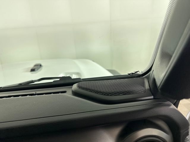 Used 2023 Jeep Wrangler Unlimited w/ Cold Weather Group image 29