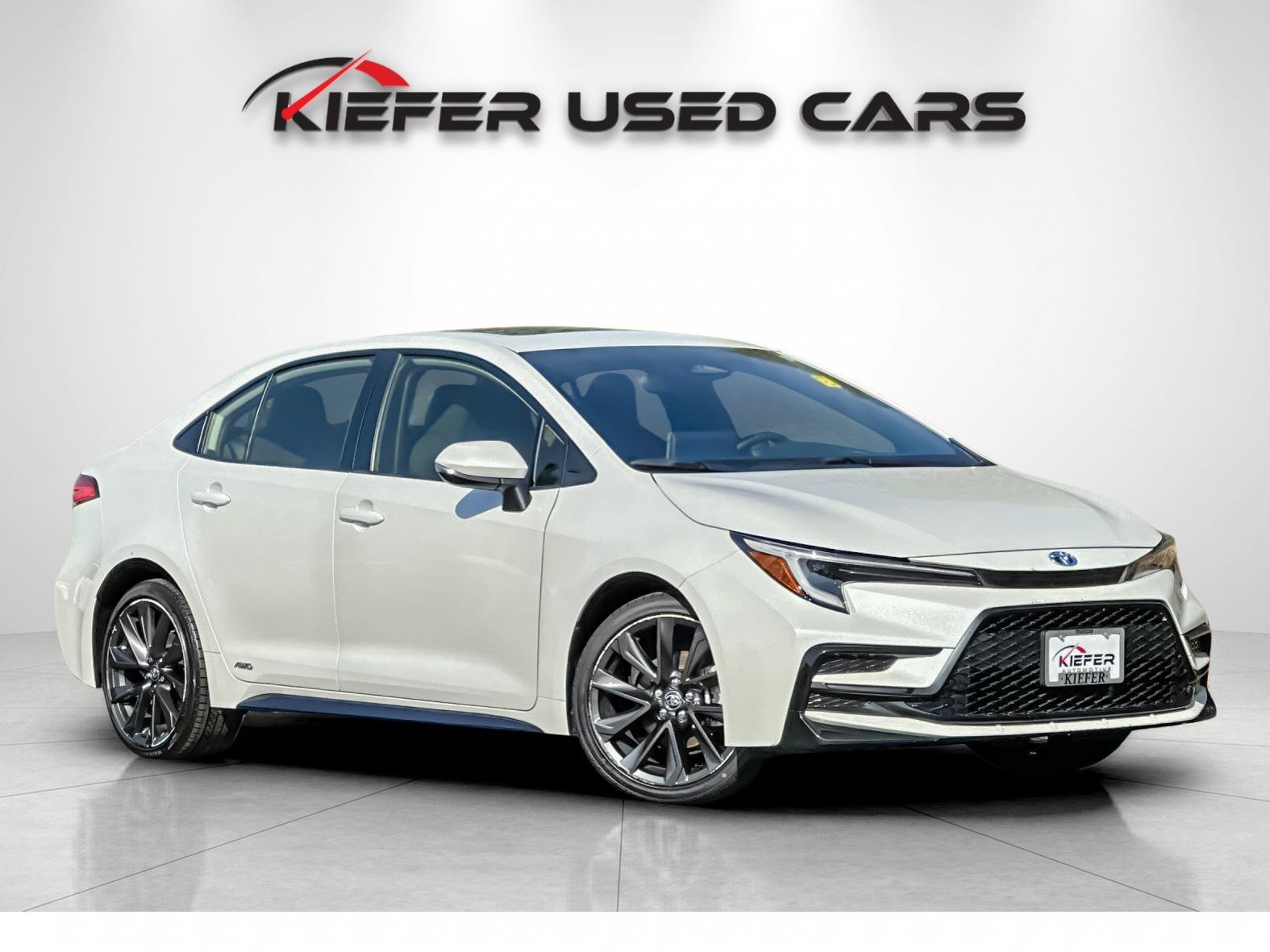 Used 2025 Toyota Corolla SE w/ SE Premium Package AWD/4WD image 2
