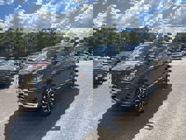 Used 2024 Lincoln Navigator Black Label image 5