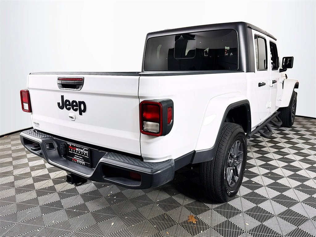 Used 2024 Jeep Gladiator Sport image 7