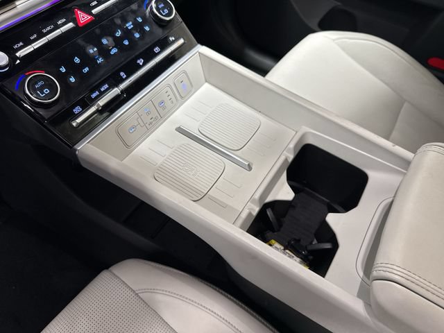 Used 2025 Hyundai Santa Fe Limited FWD image 23