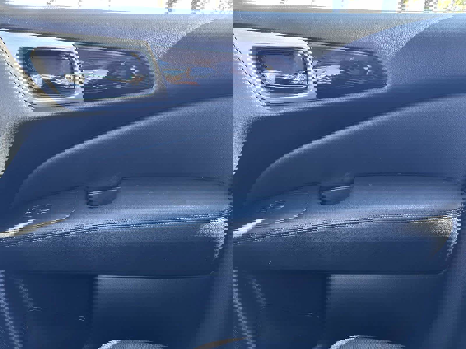 Used 2020 Nissan Pathfinder S image 22