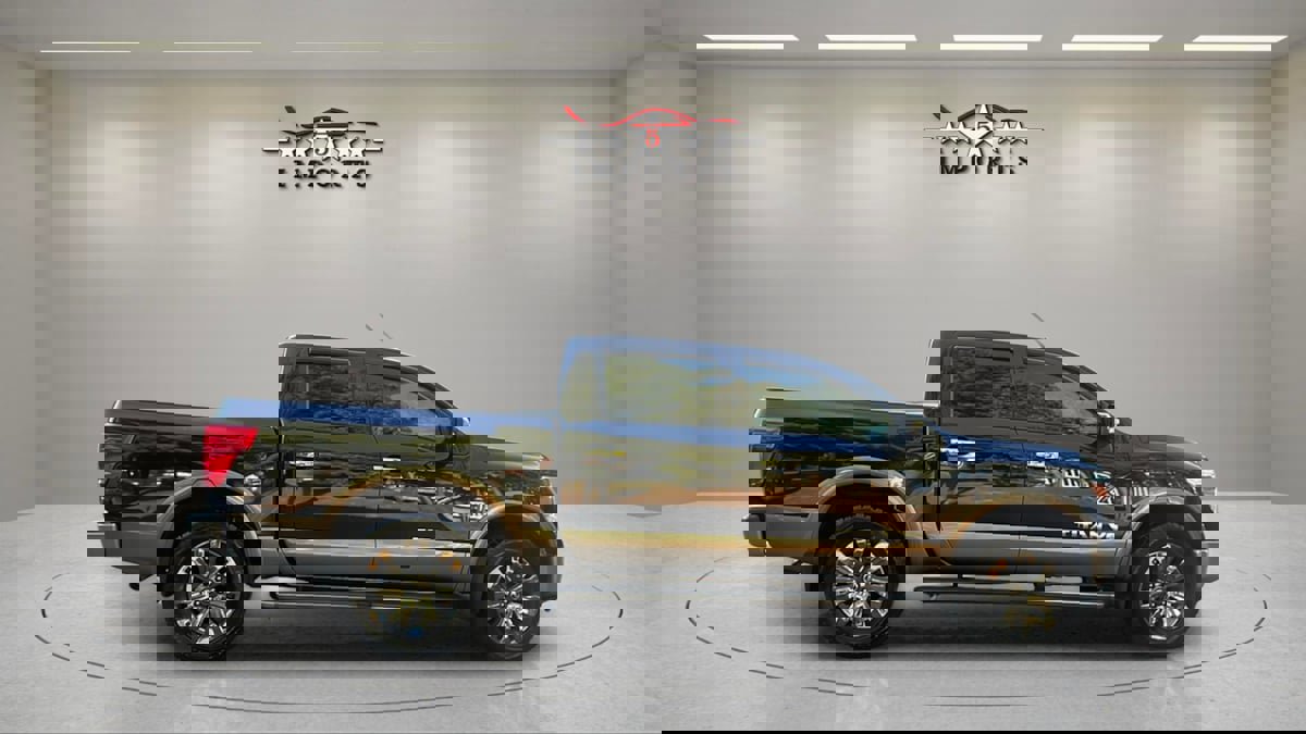 Used 2018 Nissan Titan Platinum Reserve image 6