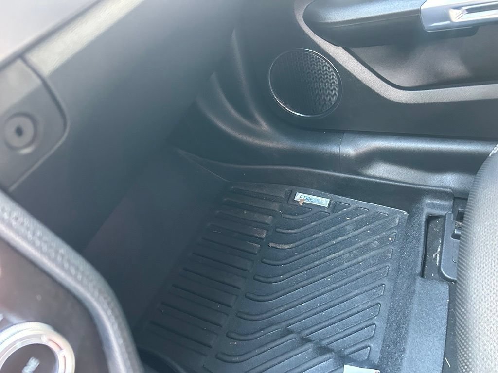 Used 2022 Ford Mustang Premium RWD image 10