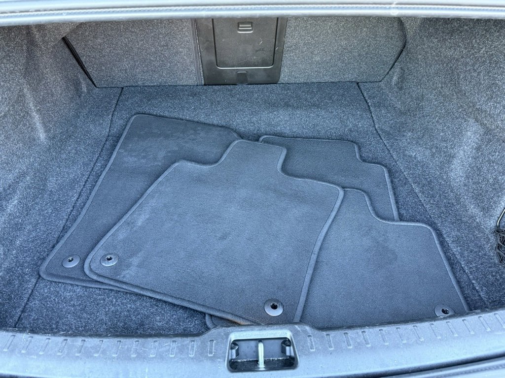 Used 2019 Volvo S60 T5 Momentum w/ Premium Package image 15