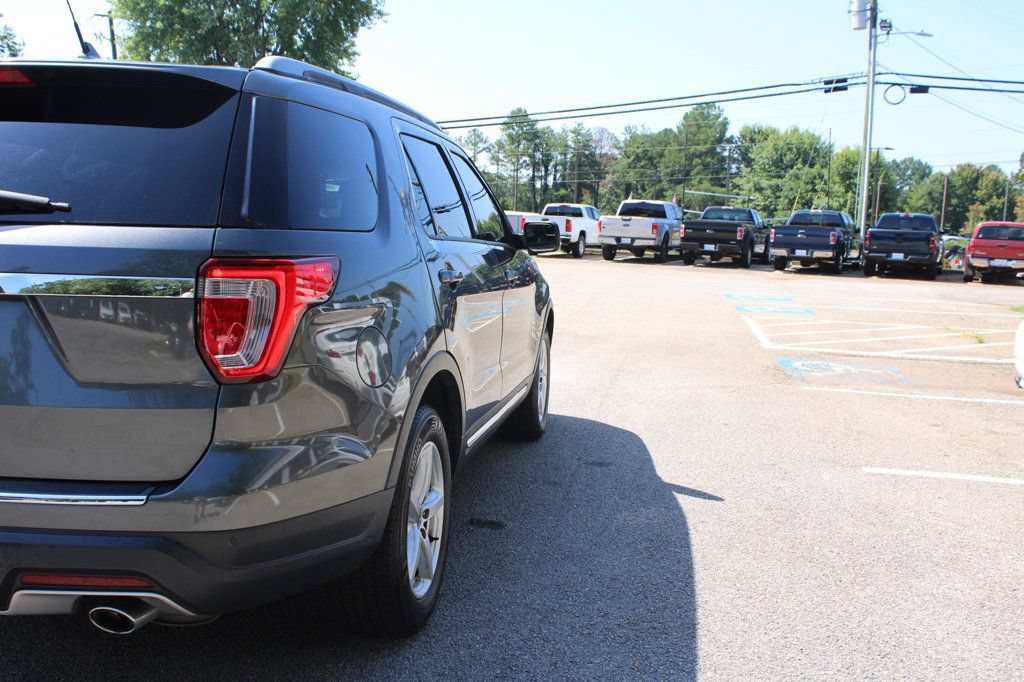 Used 2018 Ford Explorer XLT w/ Equipment Group 202A FWD image 15