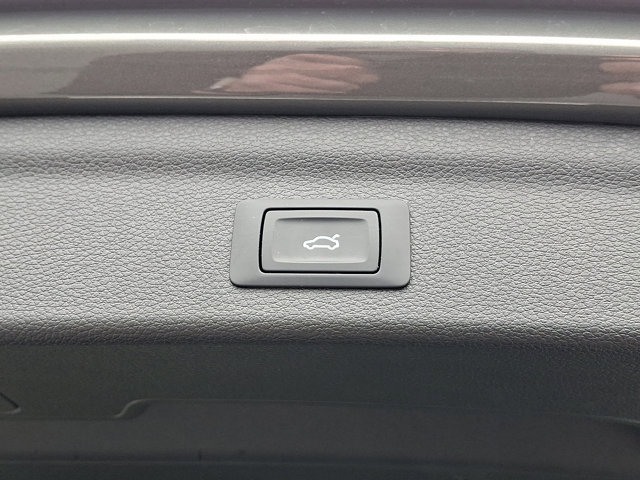 Used 2025 Audi Q3 2.0T Premium image 32