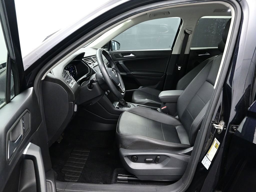 Used 2020 Volkswagen Tiguan SEL AWD/4WD image 13