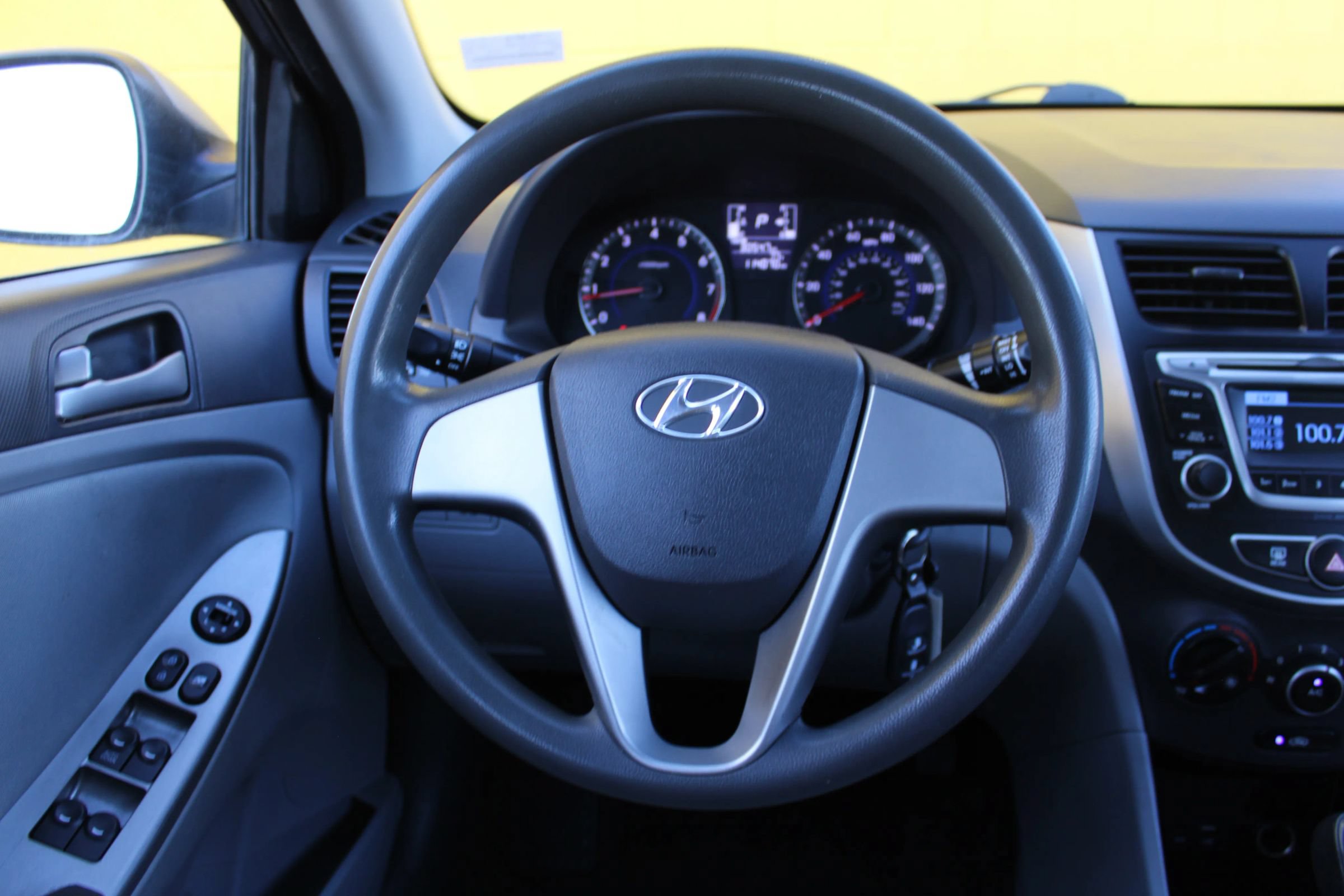 Used 2017 Hyundai Accent SE FWD image 32