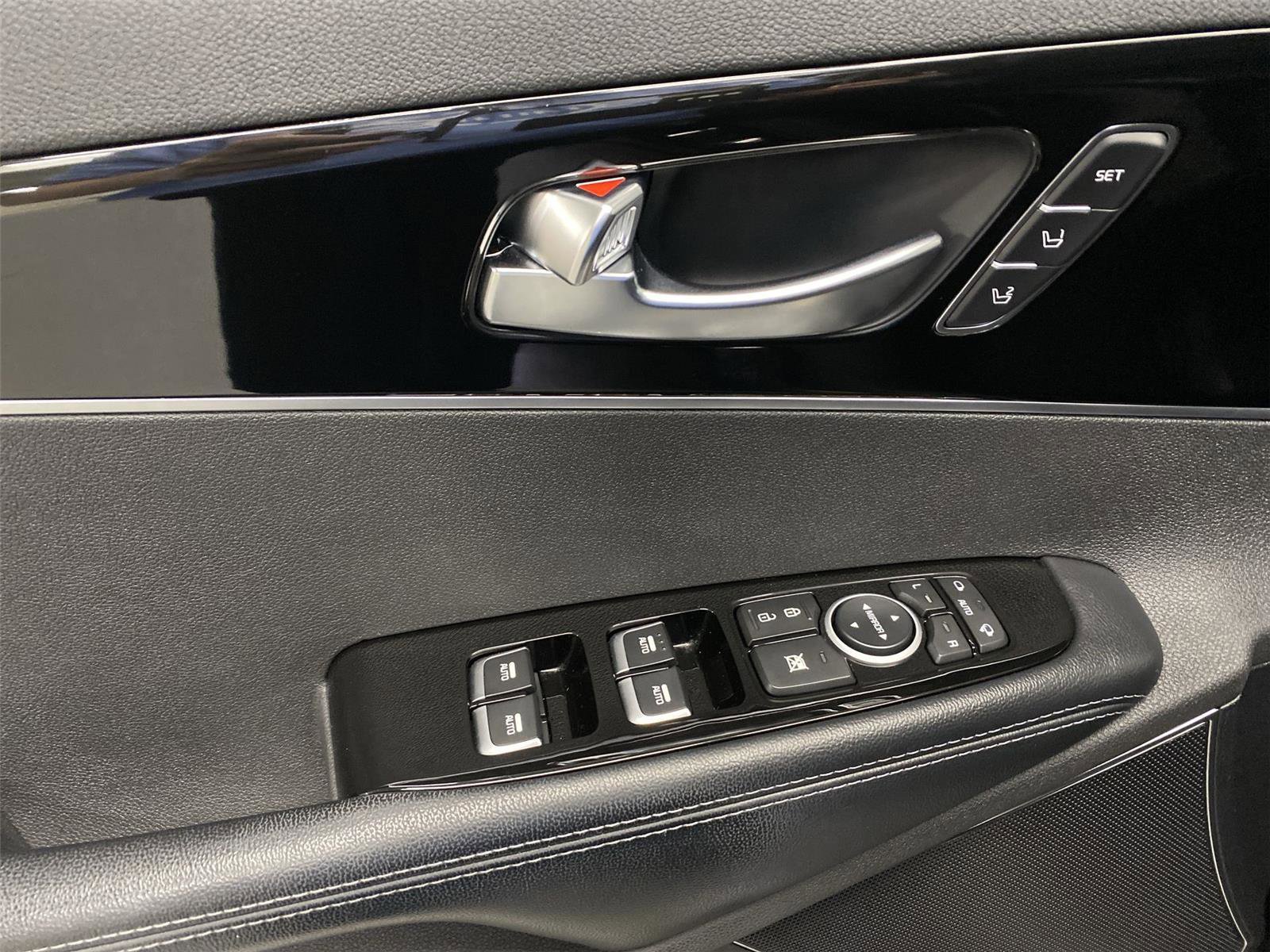 Used 2019 Kia Sorento SX w/ SX Touring Package image 19