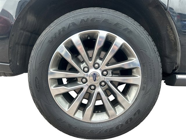 Used 2018 Ford Expedition Max Limited w/ Equipment Group 301A AWD/4WD image 16