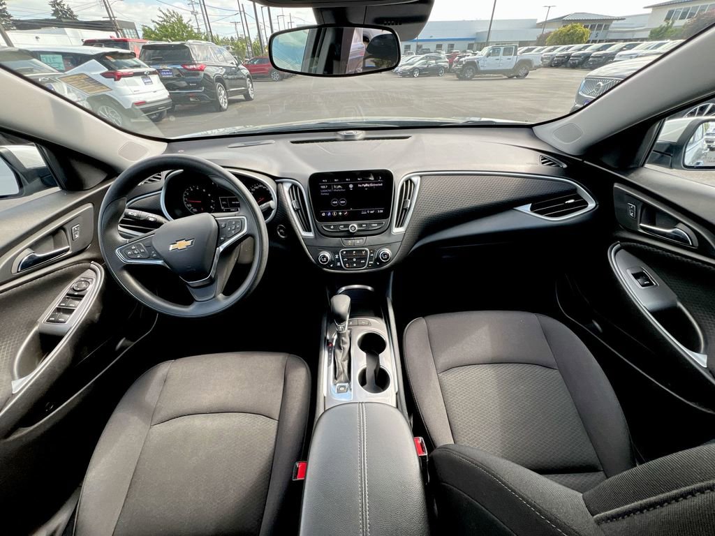 Used 2024 Chevrolet Malibu LT FWD image 18