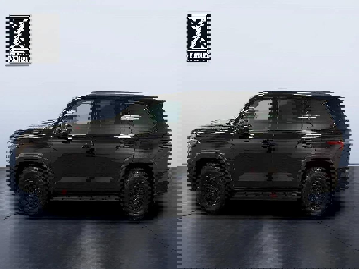 Used 2024 Toyota Sequoia Platinum image 3