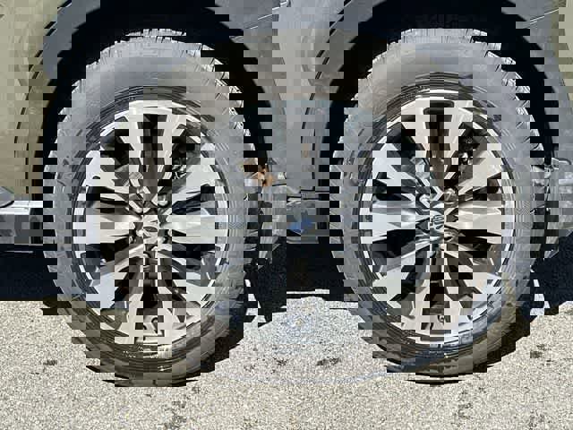 Certified 2025 Subaru Outback Limited image 5