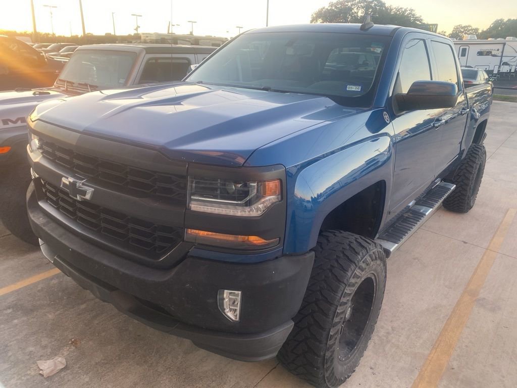 Used 2018 Chevrolet Silverado 1500 LT w/ Texas Edition image 14