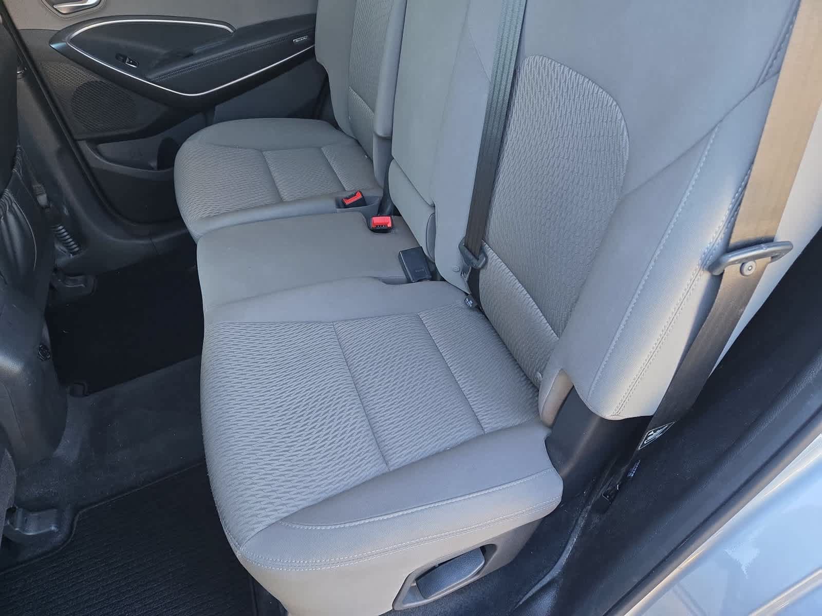Used 2019 Hyundai Santa Fe XL SE FWD image 19