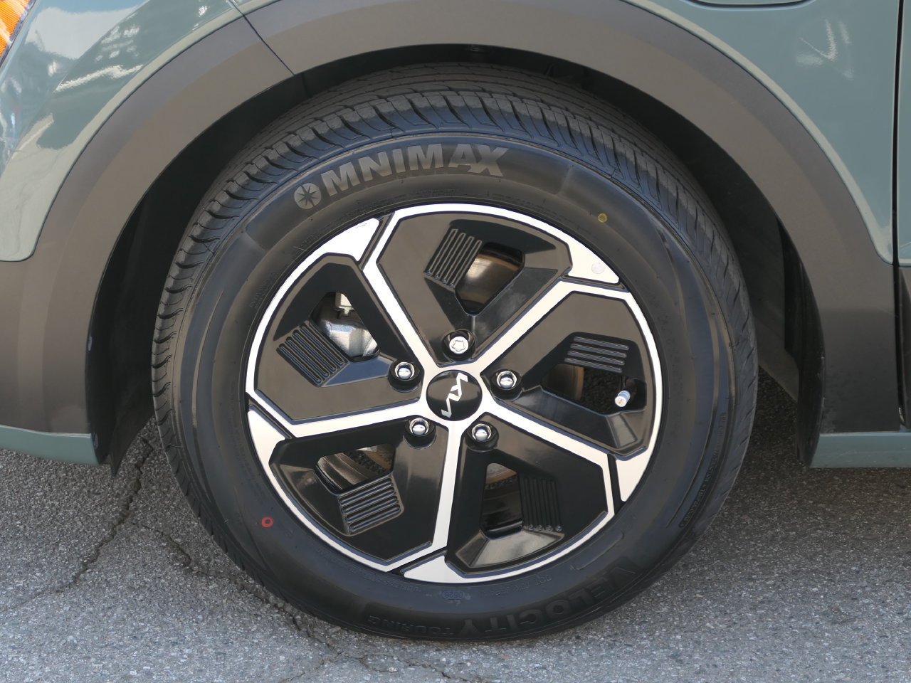 Used 2023 Kia Niro EX FWD image 9