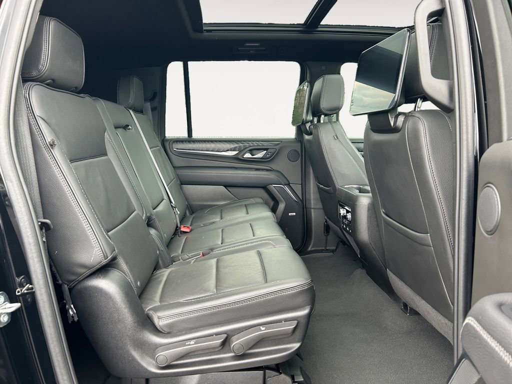 Used 2024 GMC Yukon XL Denali w/ Advanced Technology Package AWD/4WD image 12