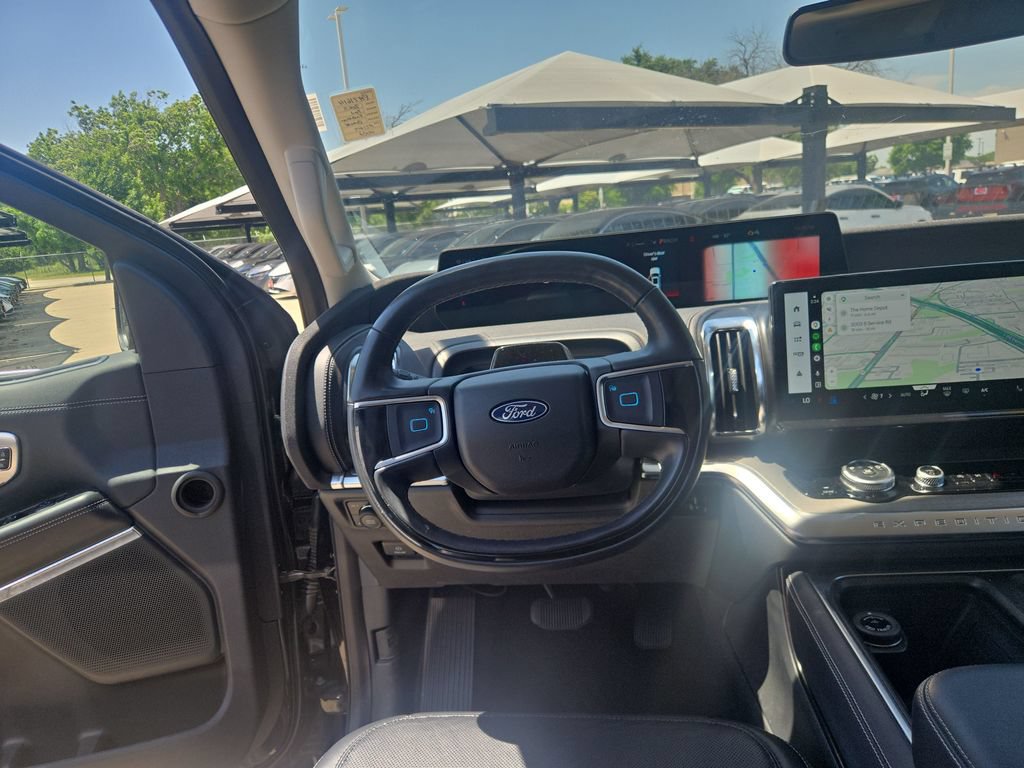 Used 2025 Ford Expedition Platinum AWD/4WD image 17