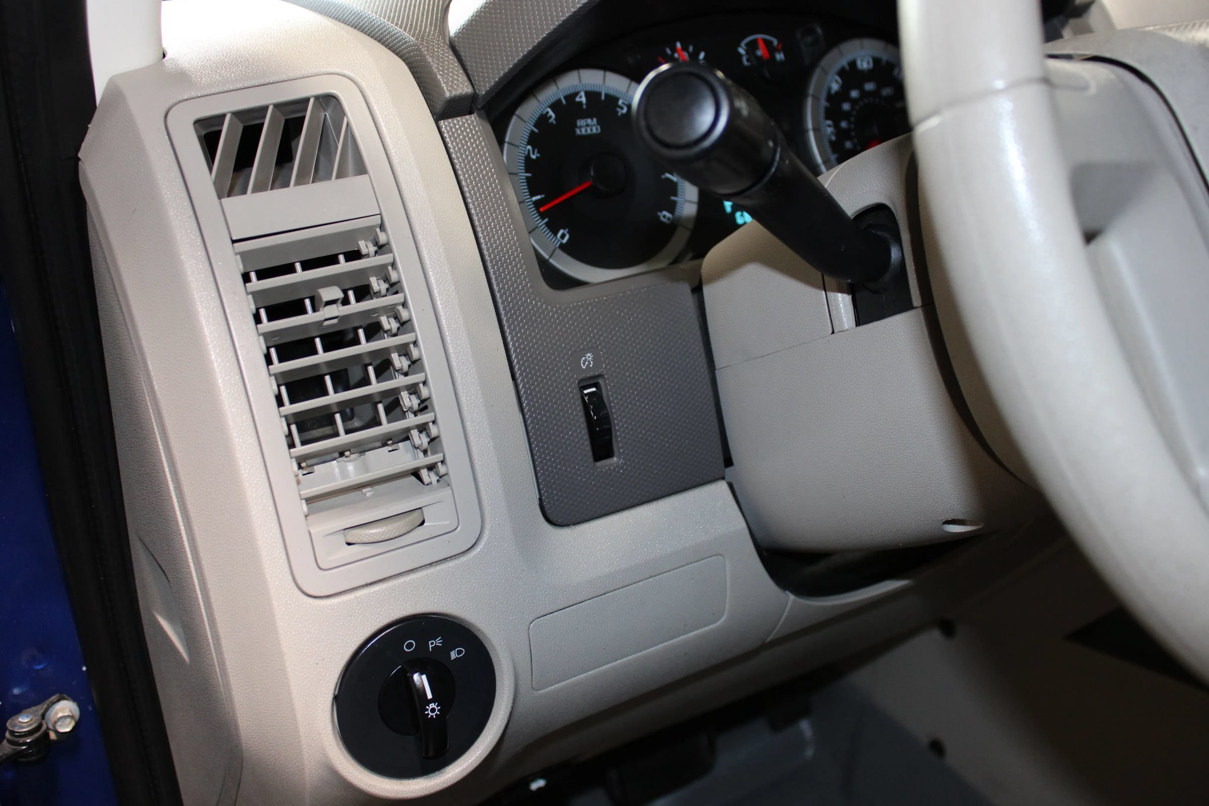 Used 2008 Ford Escape XLS FWD image 17