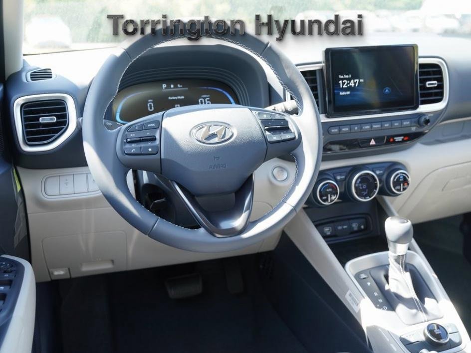 New 2025 Hyundai Venue Limited image 16