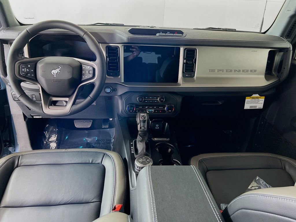 New 2025 Ford Bronco Outer Banks image 7