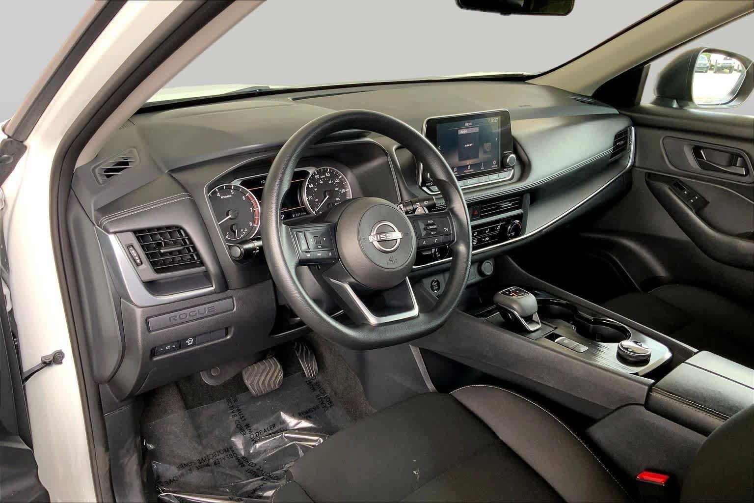 Used 2024 Nissan Rogue S AWD/4WD image 17