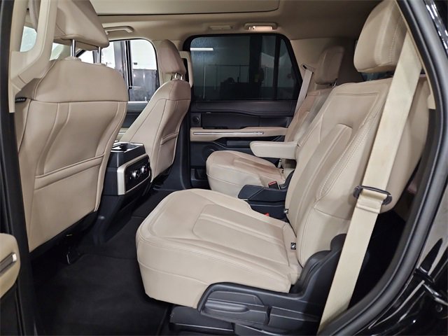 Used 2023 Ford Expedition Limited image 8