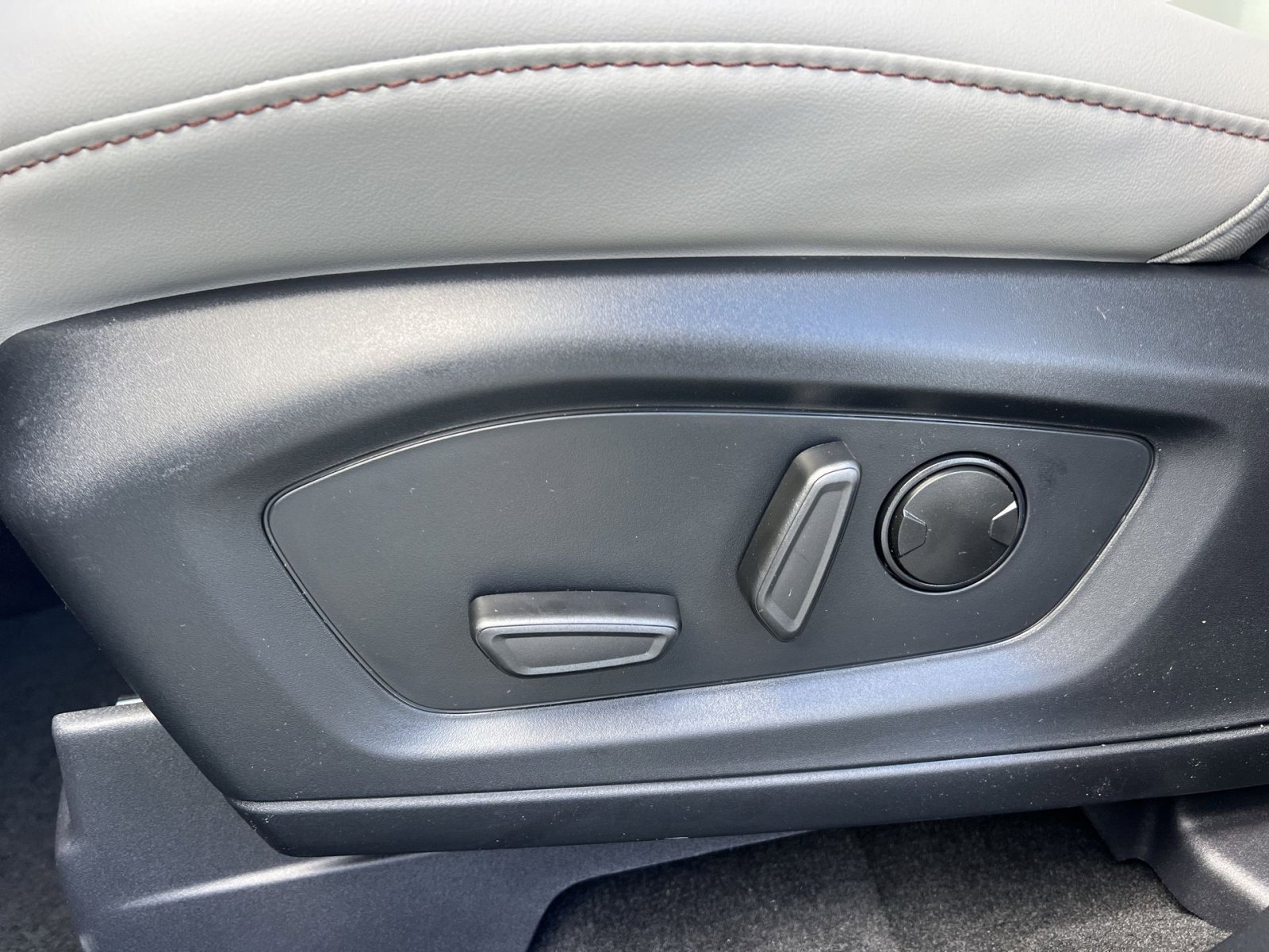 New 2026 Ford Explorer Active w/ Active Comfort Package image 14