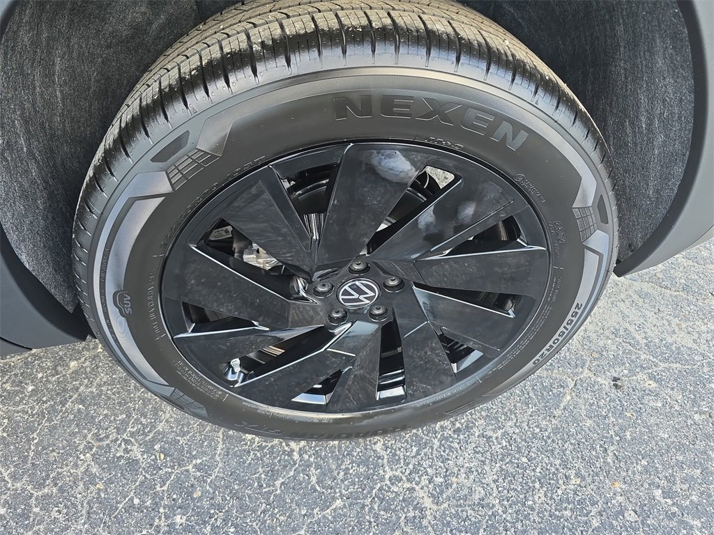 New 2026 Volkswagen Atlas Cross Sport SE image 29