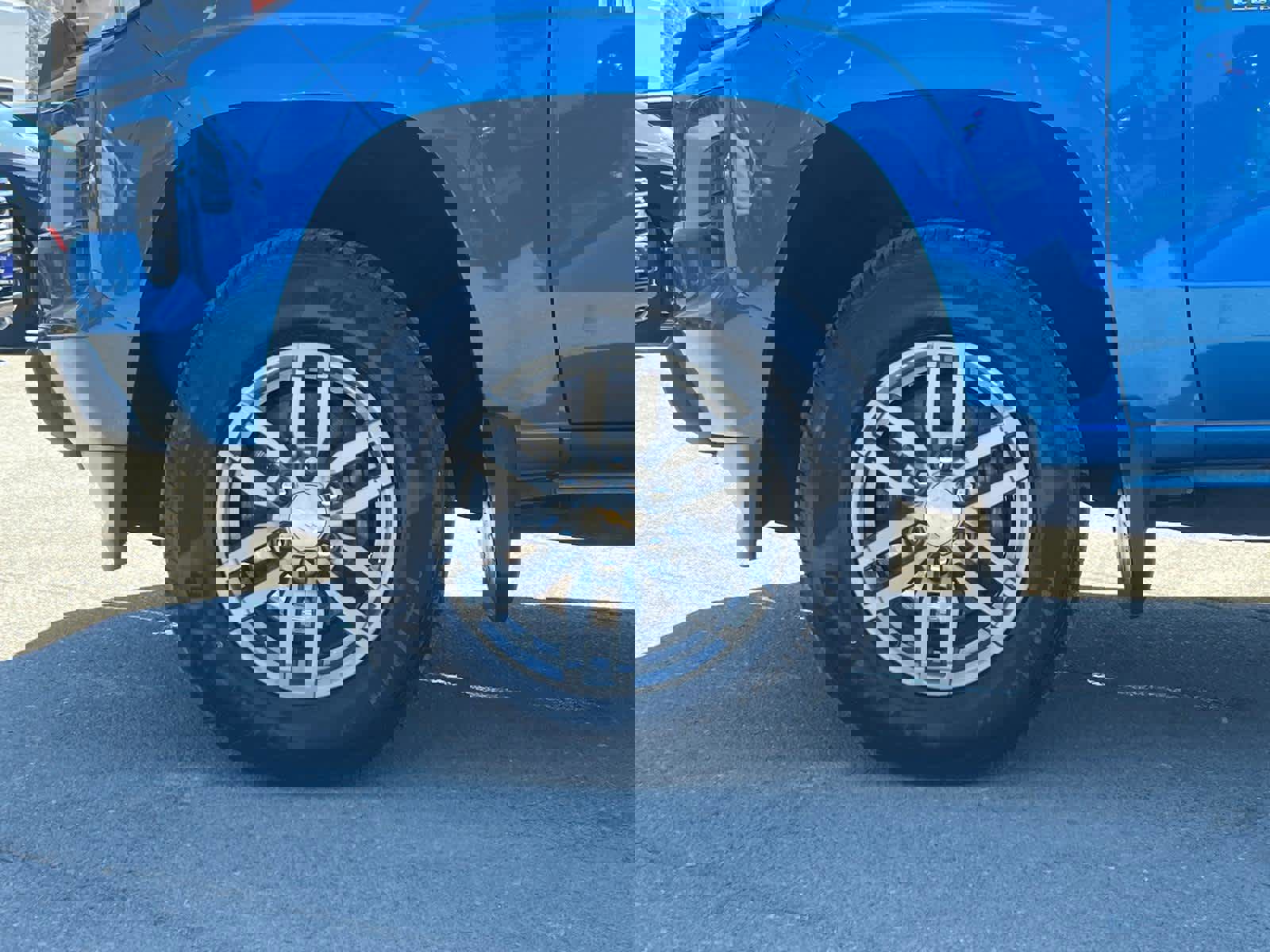 Certified 2023 Chevrolet Colorado LT w/ LT Convenience Package II AWD/4WD image 11