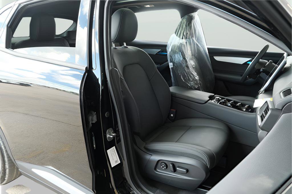 New 2025 VinFast VF 8 Plus image 16