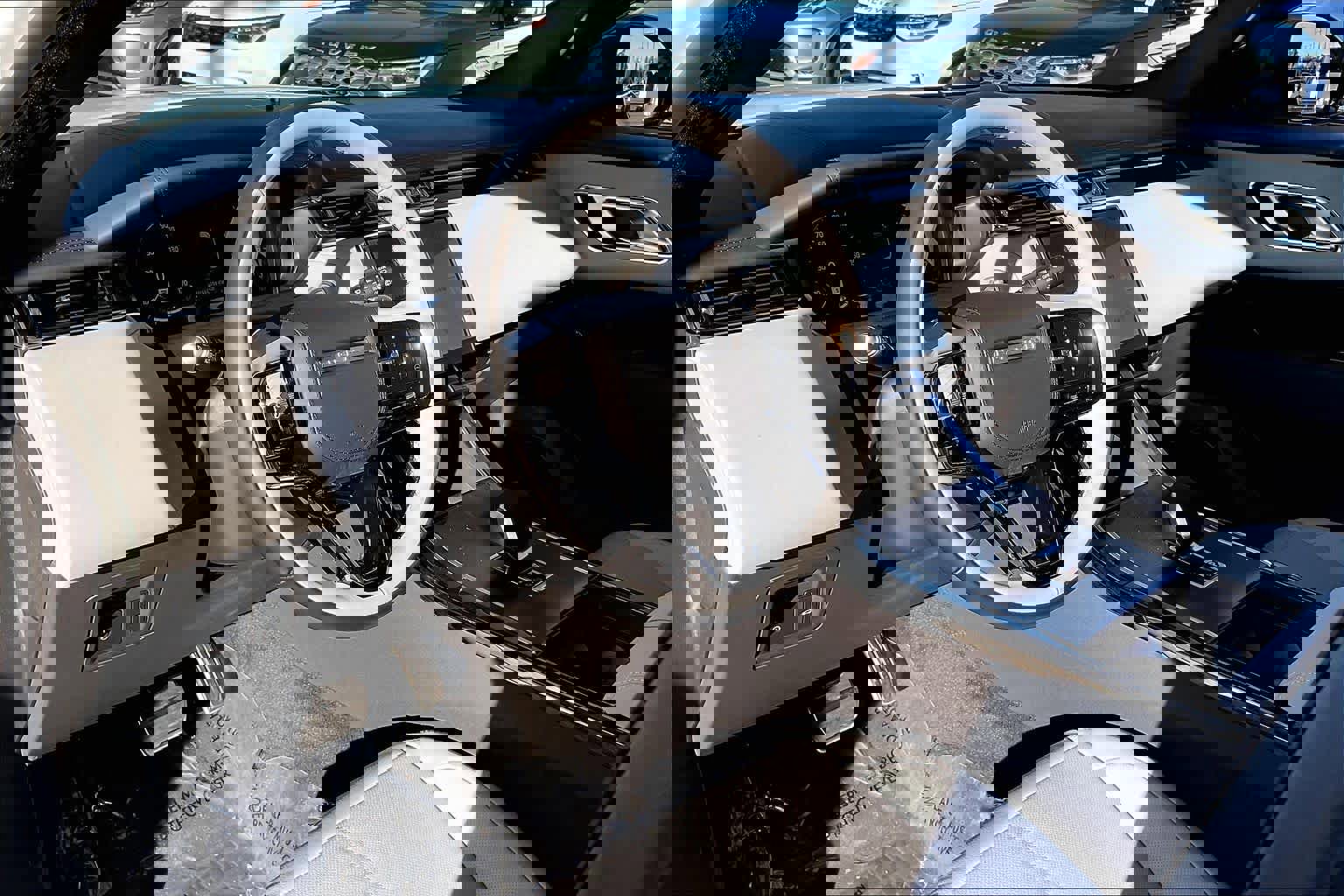 New 2026 Land Rover Range Rover Velar Dynamic SE image 8