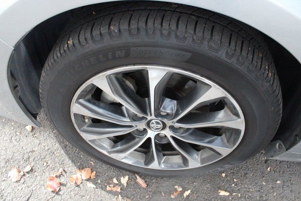 Used 2017 Toyota Avalon XLE image 57
