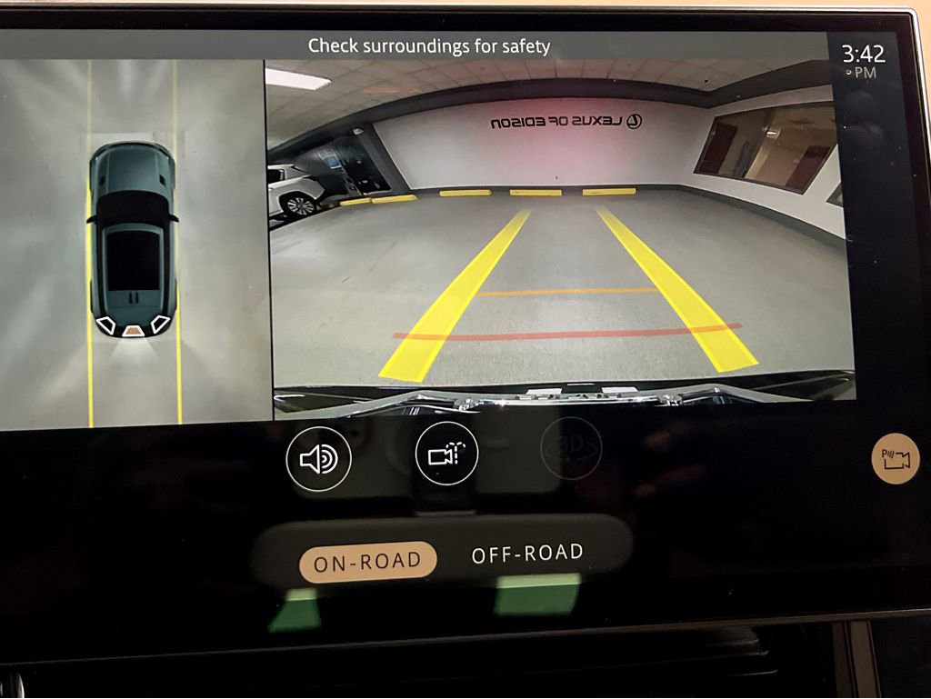 Used 2023 Land Rover Range Rover Sport SE Dynamic image 16