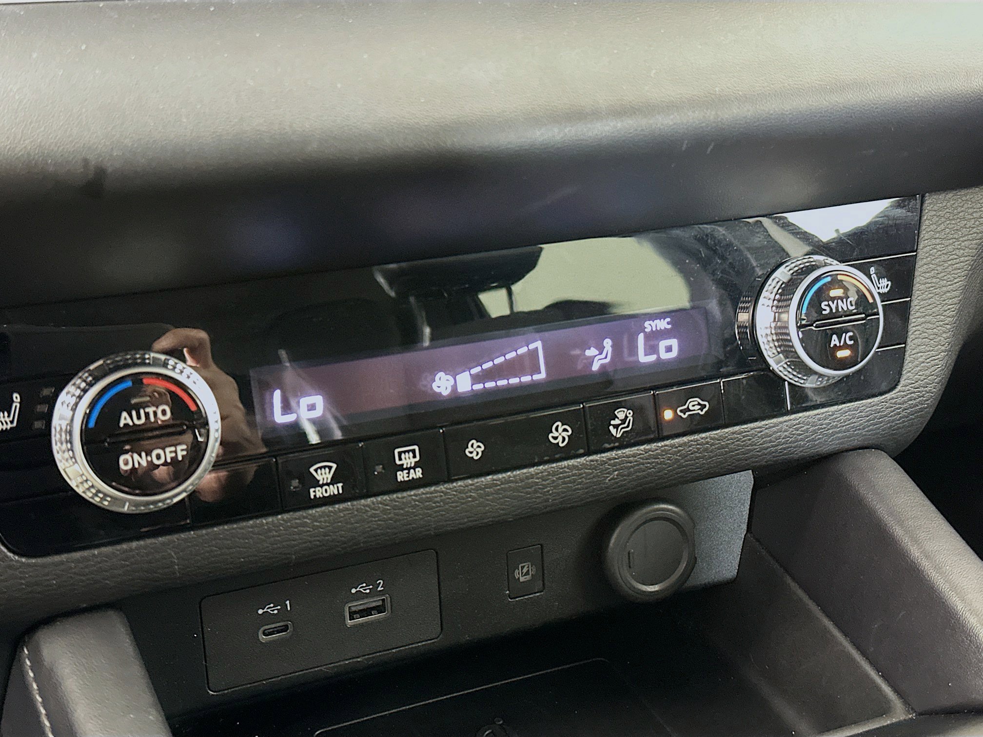 Used 2024 Mitsubishi Outlander SE image 24