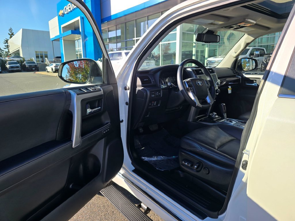 Used 2021 Toyota 4Runner Limited AWD/4WD image 19