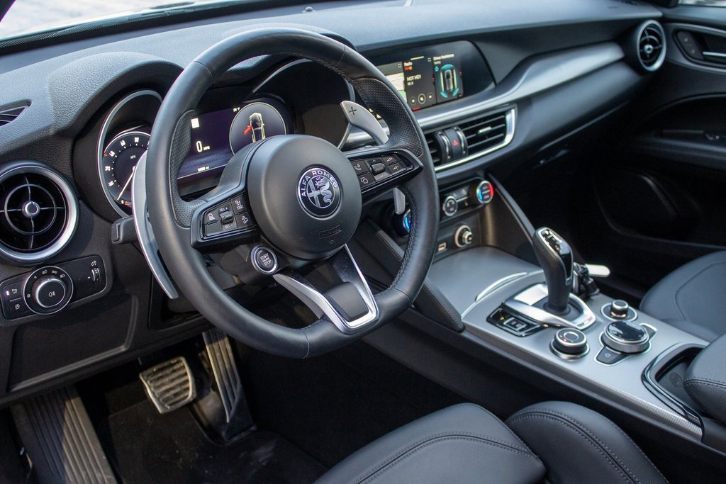 Used 2025 Alfa Romeo Stelvio Sprint w/ Veloce Package image 11