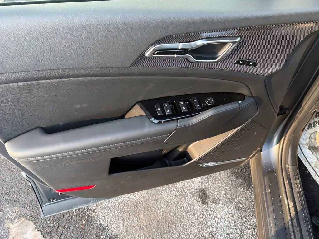 Used 2025 Kia Sportage SX Prestige image 12