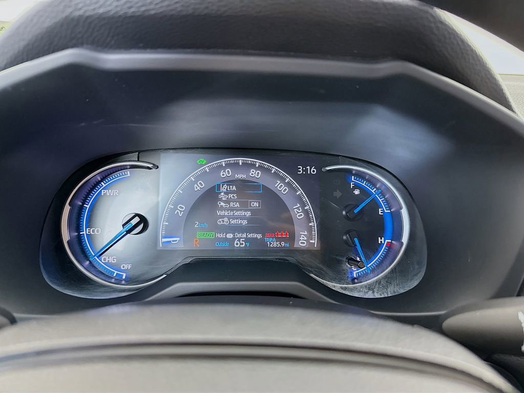 Used 2023 Toyota RAV4 LE image 33