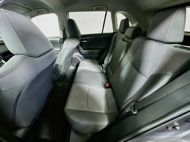 Used 2025 Toyota RAV4 XLE FWD image 23